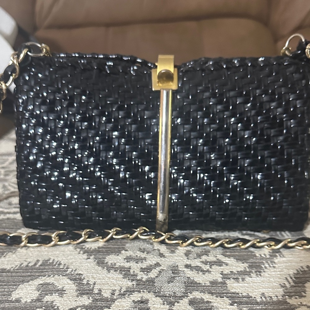 Chic Black Woven Crossbody Bag with Gold Chain